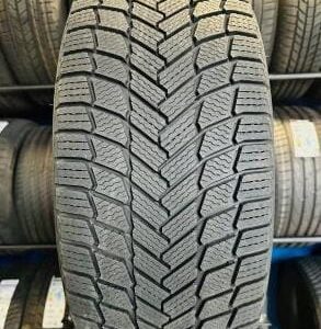 SNOW TIRES 245/45R18